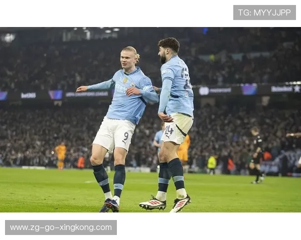 哈兰德与福登携手再度发力，曼城继续领跑欧冠小组，哈兰德穿曼城球衣